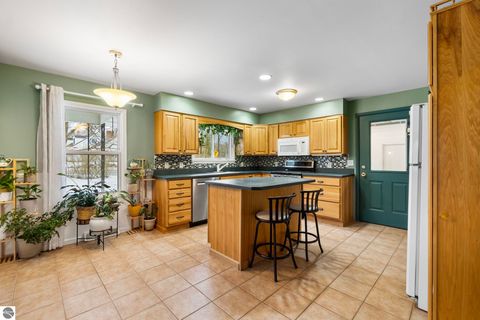 Tiny photo for 12289 Boyne City Road, Charlevoix, MI 49720 (MLS # 1941586)