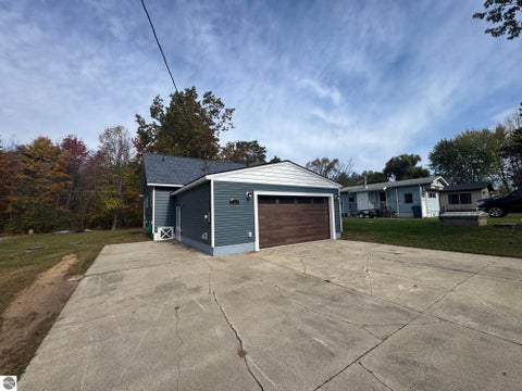 Tiny photo for 4120 Clendening Road, Gladwin, MI 48624 (MLS # 1951642)
