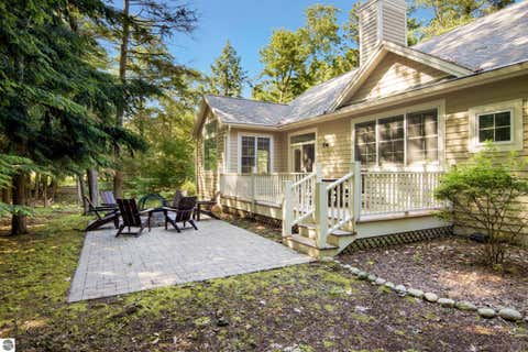 Tiny photo for 6 Twisted Oak KNL, Glen Arbor, MI 49636 (MLS # 1948094)
