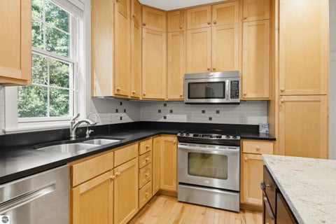 Tiny photo for 6 Twisted Oak KNL, Glen Arbor, MI 49636 (MLS # 1948094)