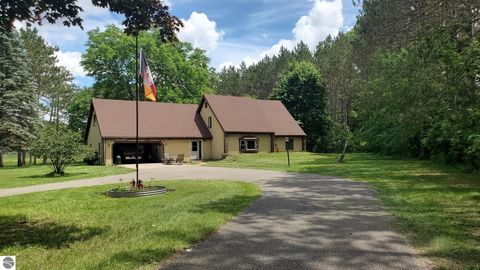 Tiny photo for 2704 W Deerfield Road, Mt Pleasant, MI 48858 (MLS # 1946998)