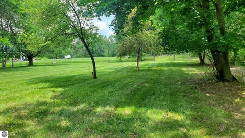 Tiny photo for 2704 W Deerfield Road, Mt Pleasant, MI 48858 (MLS # 1946998)
