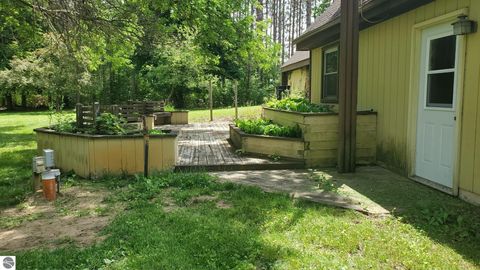 Tiny photo for 2704 W Deerfield Road, Mt Pleasant, MI 48858 (MLS # 1946998)