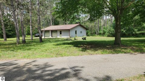 Tiny photo for 2704 W Deerfield Road, Mt Pleasant, MI 48858 (MLS # 1946998)