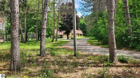 Tiny photo for 2704 W Deerfield Road, Mt Pleasant, MI 48858 (MLS # 1946998)