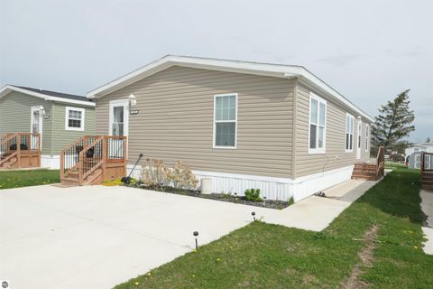 Tiny photo for 1259 Concord, Mt Pleasant, MI 48858 (MLS # 1943014)