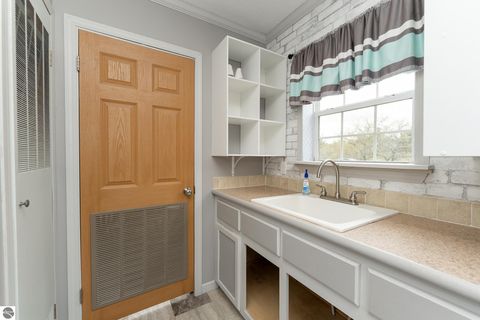 Tiny photo for 464 N Rolland Road, Weidman, MI 48893 (MLS # 1944894)