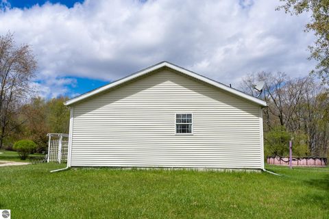 Tiny photo for 464 N Rolland Road, Weidman, MI 48893 (MLS # 1944894)