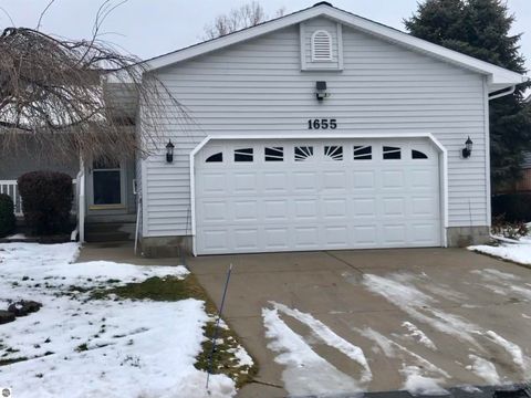 Tiny photo for 1655 E Gaylord Street, Mt Pleasant, MI 48858 (MLS # 1941506)