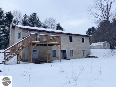 Tiny photo for 21820 Apache Pass, Reed City, MI 49677 (MLS # 1941861)