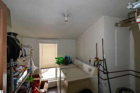 Tiny photo for 628 Oak, Mt Pleasant, MI 48858 (MLS # 1941788)