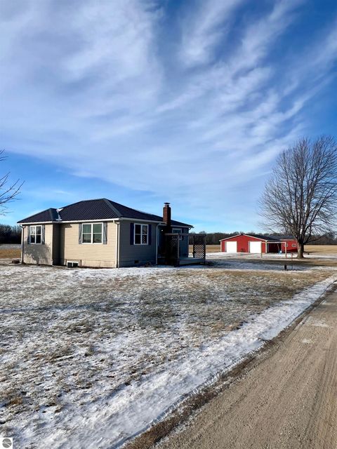 Photo of 1523 E Clark Road, St Louis, MI 48880 (MLS # 1941792)