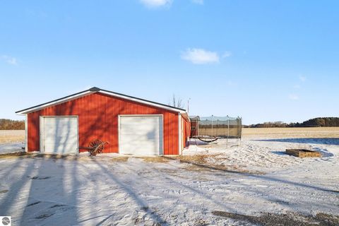 Tiny photo for 1523 E Clark Road, St Louis, MI 48880 (MLS # 1941792)