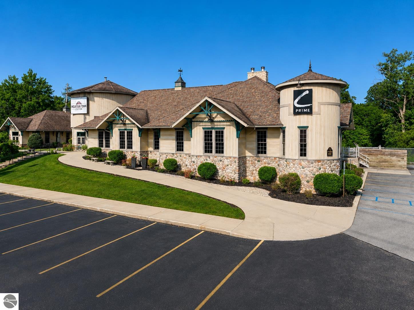 Photo 1 of 44 — 506 W Broadway, Mt Pleasant, MI 48858