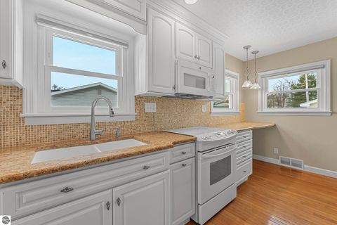 Tiny photo for 1415 S Union, Traverse City, MI 49684 (MLS # 1941702)