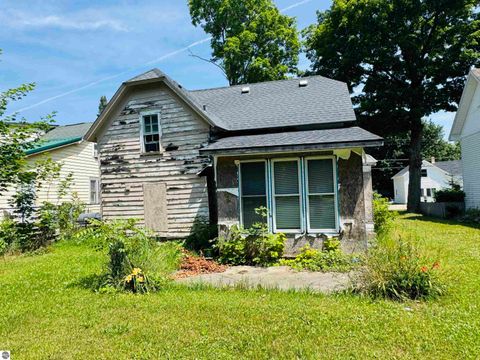 Tiny photo for 213 N Pine Street, Lake City, MI 49651 (MLS # 1941907)