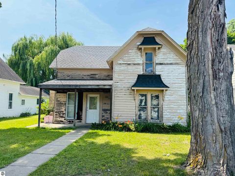 Tiny photo for 213 N Pine Street, Lake City, MI 49651 (MLS # 1941907)