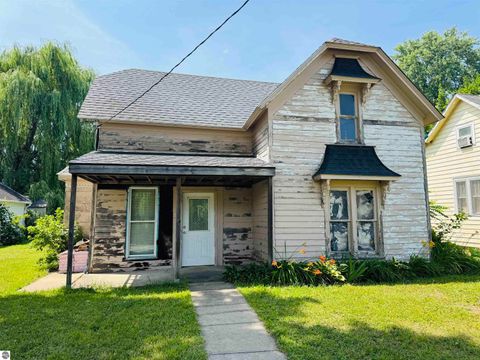 Tiny photo for 213 N Pine Street, Lake City, MI 49651 (MLS # 1941907)