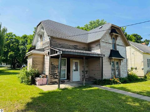 Tiny photo for 213 N Pine Street, Lake City, MI 49651 (MLS # 1941907)