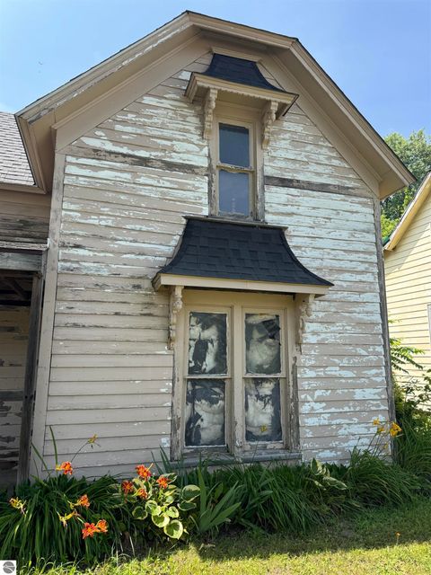 Tiny photo for 213 N Pine Street, Lake City, MI 49651 (MLS # 1941907)