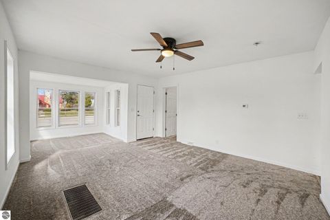 Tiny photo for 419 W Washington Avenue, St Louis, MI 48880 (MLS # 1943248)