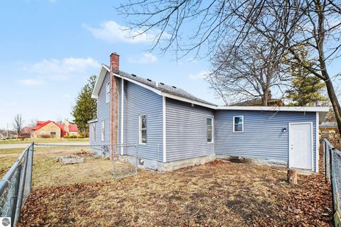 Tiny photo for 419 W Washington Avenue, St Louis, MI 48880 (MLS # 1943248)
