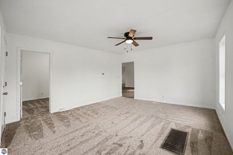 Tiny photo for 419 W Washington Avenue, St Louis, MI 48880 (MLS # 1943248)