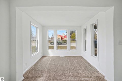 Tiny photo for 419 W Washington Avenue, St Louis, MI 48880 (MLS # 1943248)