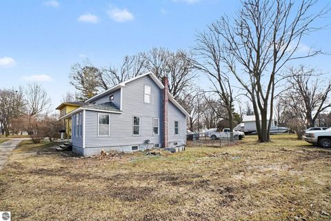 Tiny photo for 419 W Washington Avenue, St Louis, MI 48880 (MLS # 1943248)