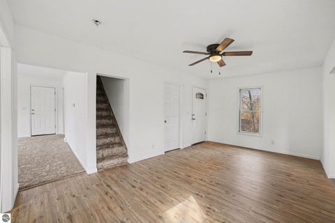 Tiny photo for 419 W Washington Avenue, St Louis, MI 48880 (MLS # 1943248)