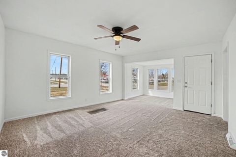 Tiny photo for 419 W Washington Avenue, St Louis, MI 48880 (MLS # 1943248)