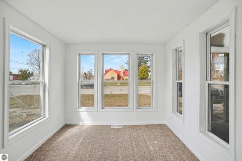 Tiny photo for 419 W Washington Avenue, St Louis, MI 48880 (MLS # 1943248)