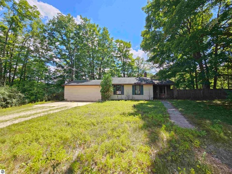 Photo of 3963 Cadillac Road, Farwell, MI 48622 (MLS # 1949470)
