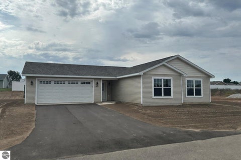 Photo of 1812 Robin Drive, Traverse City, MI 49685 (MLS # 1946189)