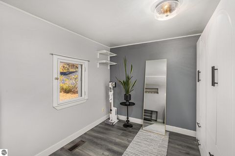 Tiny photo for 915 Hannah Avenue, Traverse City, MI 49686 (MLS # 1941885)