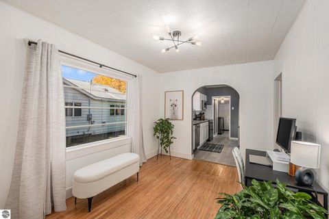 Tiny photo for 915 Hannah Avenue, Traverse City, MI 49686 (MLS # 1941885)