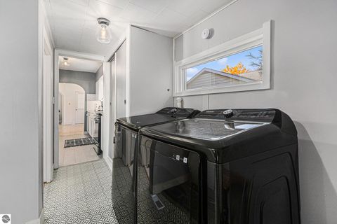 Tiny photo for 915 Hannah Avenue, Traverse City, MI 49686 (MLS # 1941885)