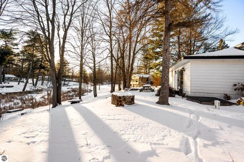 Tiny photo for 5386 Oakridge Drive, Beaverton, MI 48612 (MLS # 1942197)