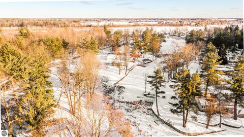 Tiny photo for 5386 Oakridge Drive, Beaverton, MI 48612 (MLS # 1942197)