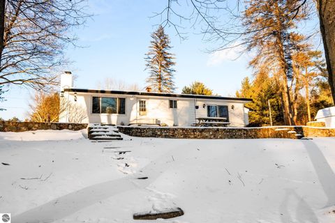 Tiny photo for 5386 Oakridge Drive, Beaverton, MI 48612 (MLS # 1942197)