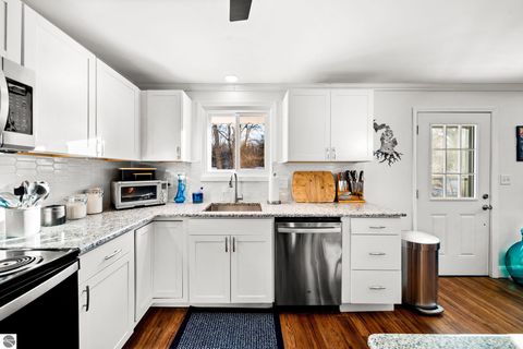 Tiny photo for 5386 Oakridge Drive, Beaverton, MI 48612 (MLS # 1942197)