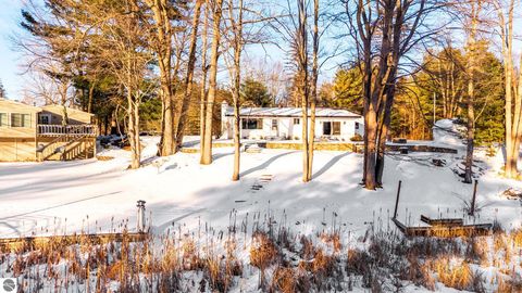 Tiny photo for 5386 Oakridge Drive, Beaverton, MI 48612 (MLS # 1942197)