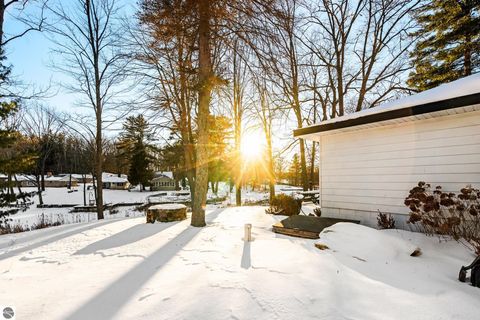 Tiny photo for 5386 Oakridge Drive, Beaverton, MI 48612 (MLS # 1942197)