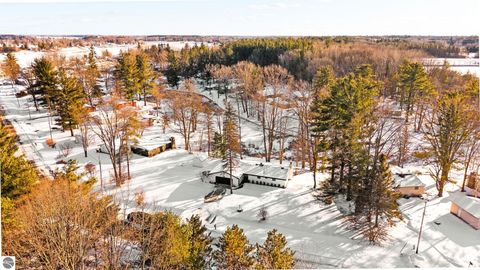 Tiny photo for 5386 Oakridge Drive, Beaverton, MI 48612 (MLS # 1942197)