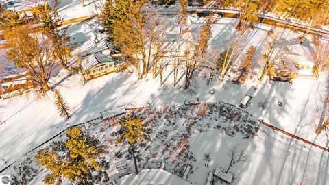 Tiny photo for 5386 Oakridge Drive, Beaverton, MI 48612 (MLS # 1942197)