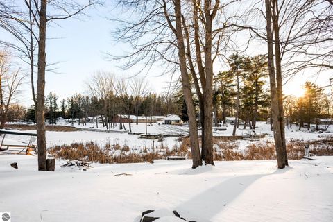 Tiny photo for 5386 Oakridge Drive, Beaverton, MI 48612 (MLS # 1942197)