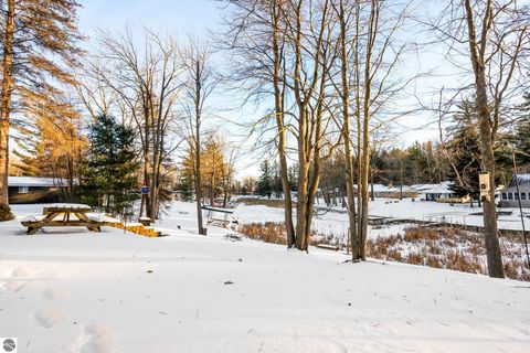 Tiny photo for 5386 Oakridge Drive, Beaverton, MI 48612 (MLS # 1942197)