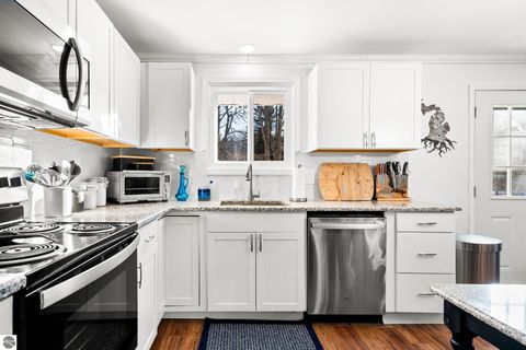 Tiny photo for 5386 Oakridge Drive, Beaverton, MI 48612 (MLS # 1942197)