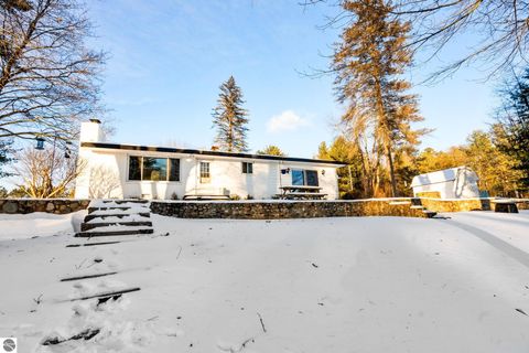 Tiny photo for 5386 Oakridge Drive, Beaverton, MI 48612 (MLS # 1942197)