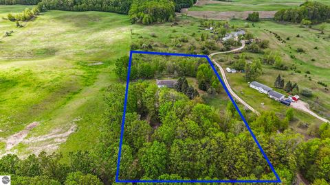 Tiny photo for 11519 21 Mile Road, Tustin, MI 49688 (MLS # 1945505)
